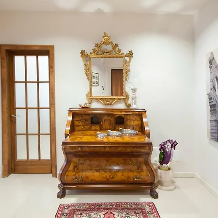 Bureau Lejlighed